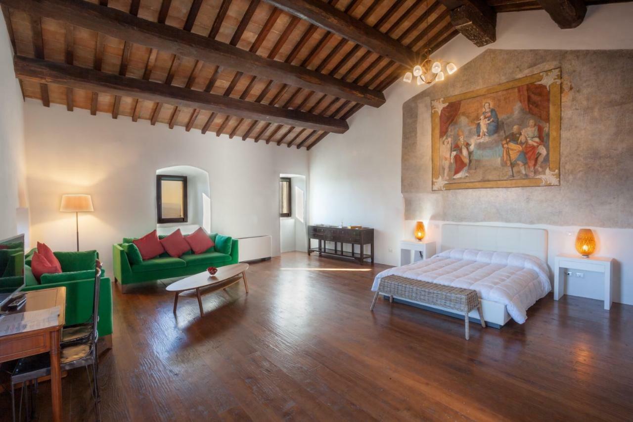 Il Castello Di Campello Aparthotel Кампело сул Клитуно Екстериор снимка