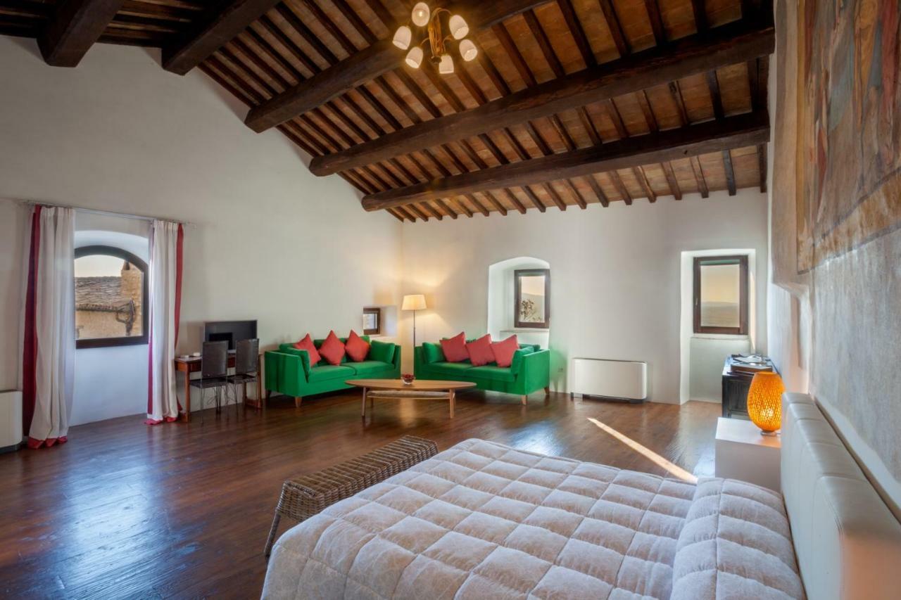 Il Castello Di Campello Aparthotel Кампело сул Клитуно Екстериор снимка