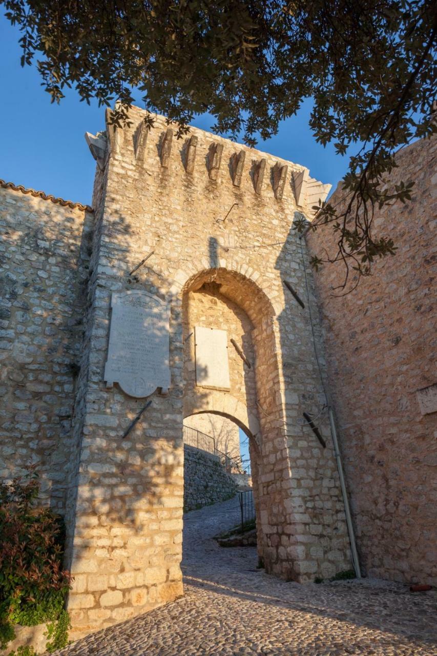 Il Castello Di Campello Aparthotel Кампело сул Клитуно Екстериор снимка